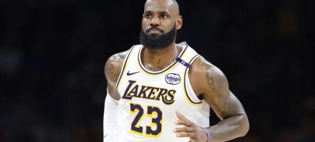  詹姆斯复出前湖人战绩 