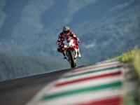 足球赛场焦点！巴西队对阵中国队，关键一战，双方鏖战至最后一刻