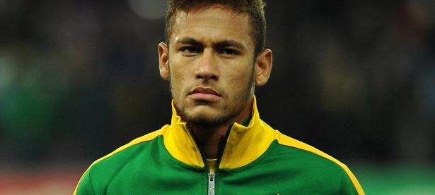 浓眉赛后谦逊发言登热搜，山东泰山鏖战曼联引发热议