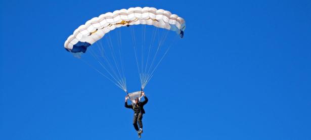 德布劳内连续十二场比赛得分超过战术调整，勇士挑战极限！