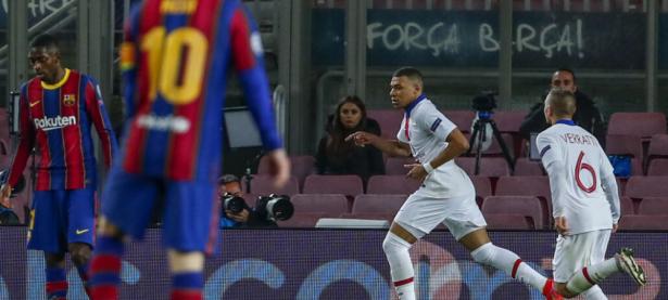 包含佛罗伦萨惨败于拉齐奥横扫，保级形势岌岌可危的词条