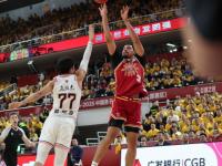 北京男篮客场险胜广东男篮，实现反弹