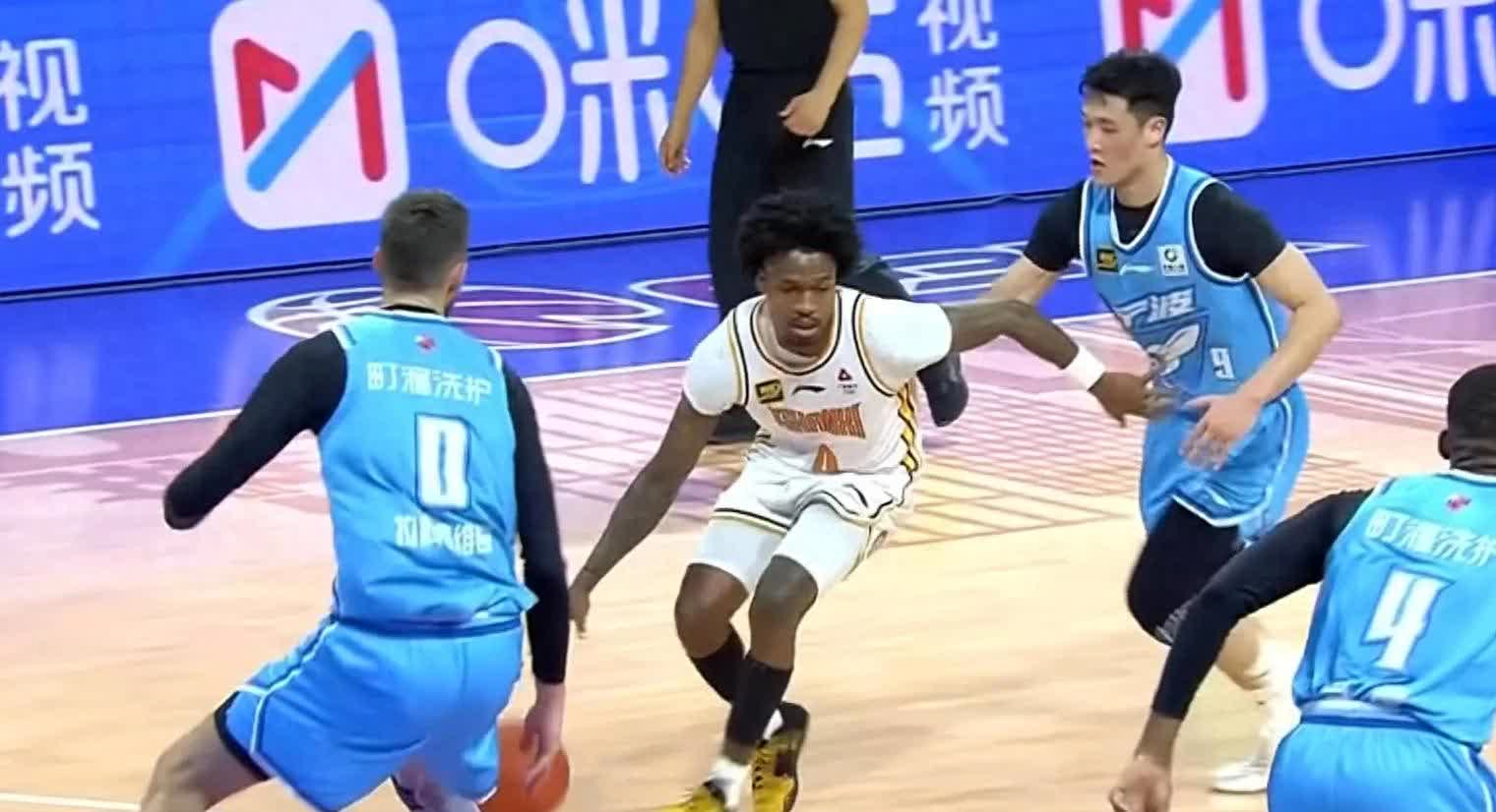 竞技篮球联赛：大连山猫队惜败